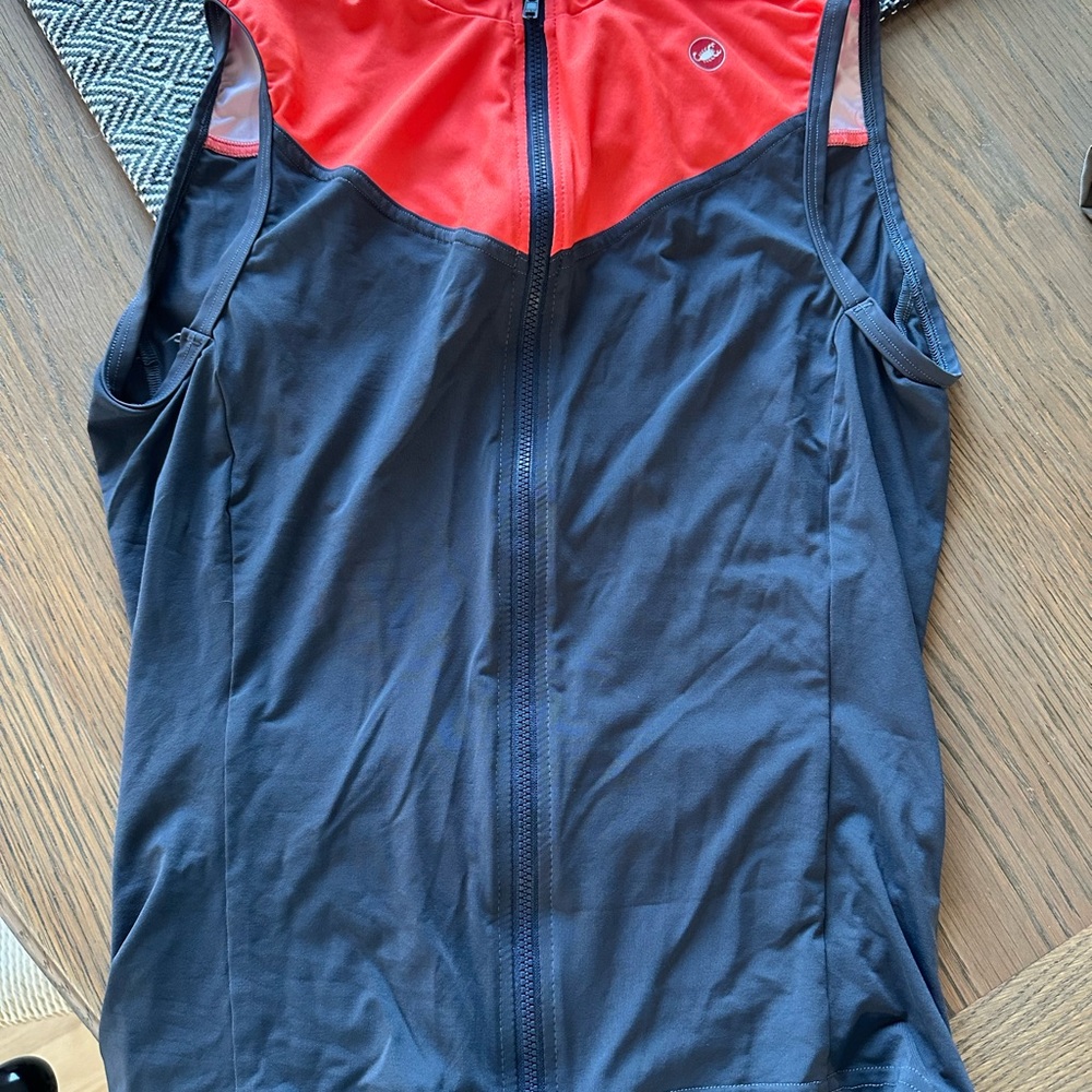 Women's Sleeveless Cycling Jersey - Red and Black